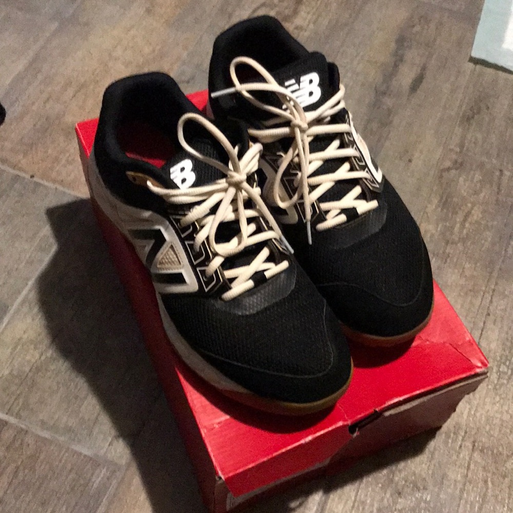New balance baseball trainers